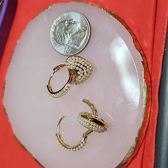 Hoop Heart Faux Pearl Earrings - Picture 4 of 6